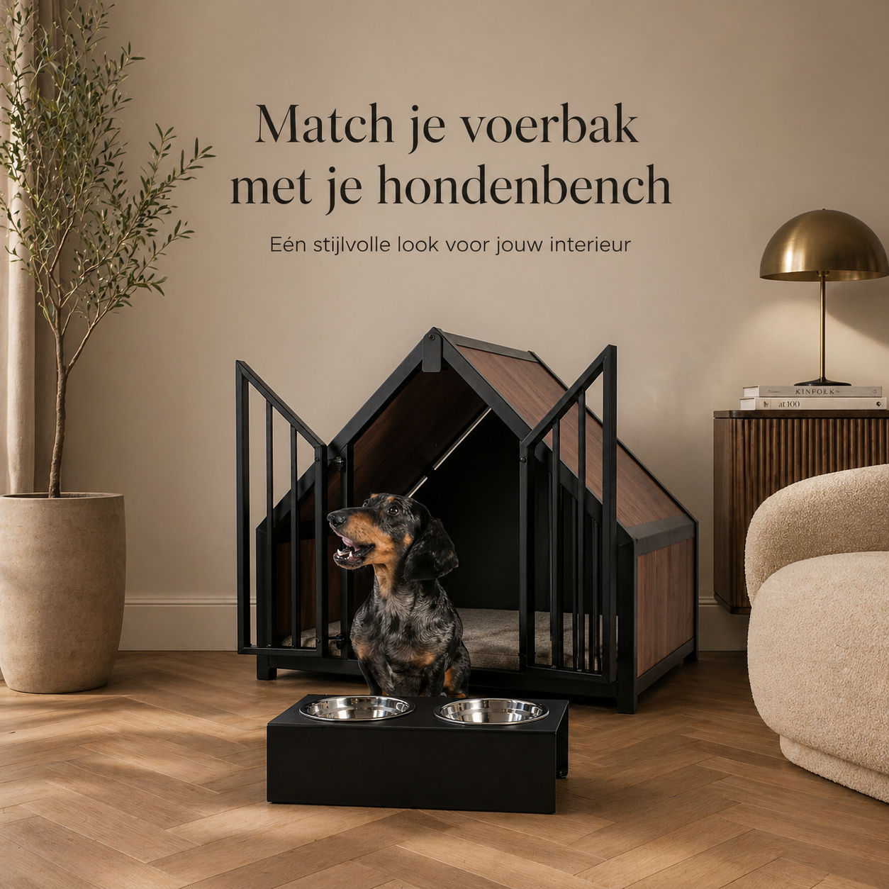 Stevige stalen hondenbench huis teckel met zwarte voerbak op juiste hoogte van de hond in japandi huis 